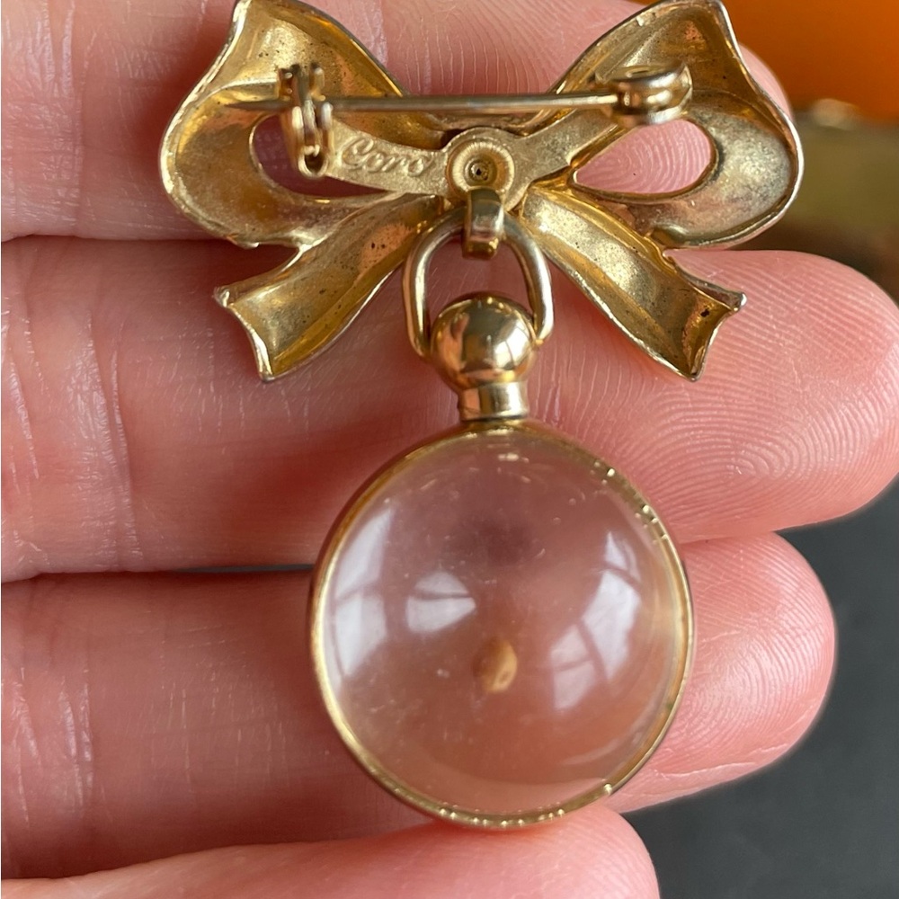 Vintage Gold Tone Coro Mustard Seed Bow Pendant - Picture 2 of 4